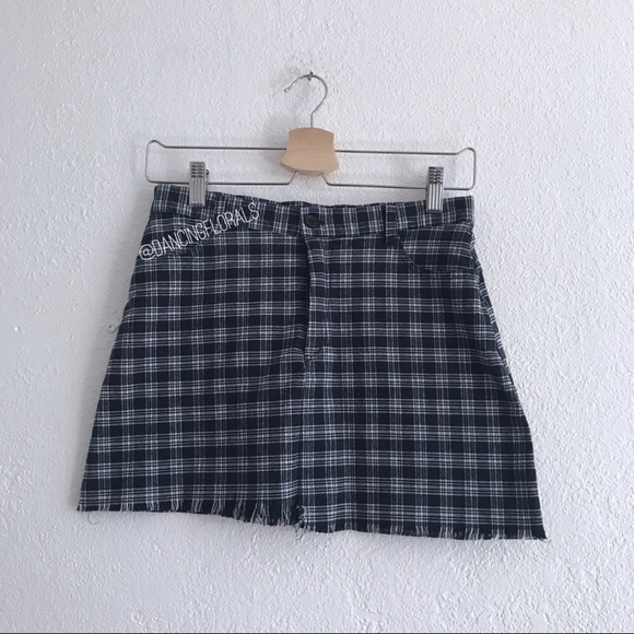 Brandy Melville Dresses & Skirts - Brandy Melville Juliette navy plaid skirt
